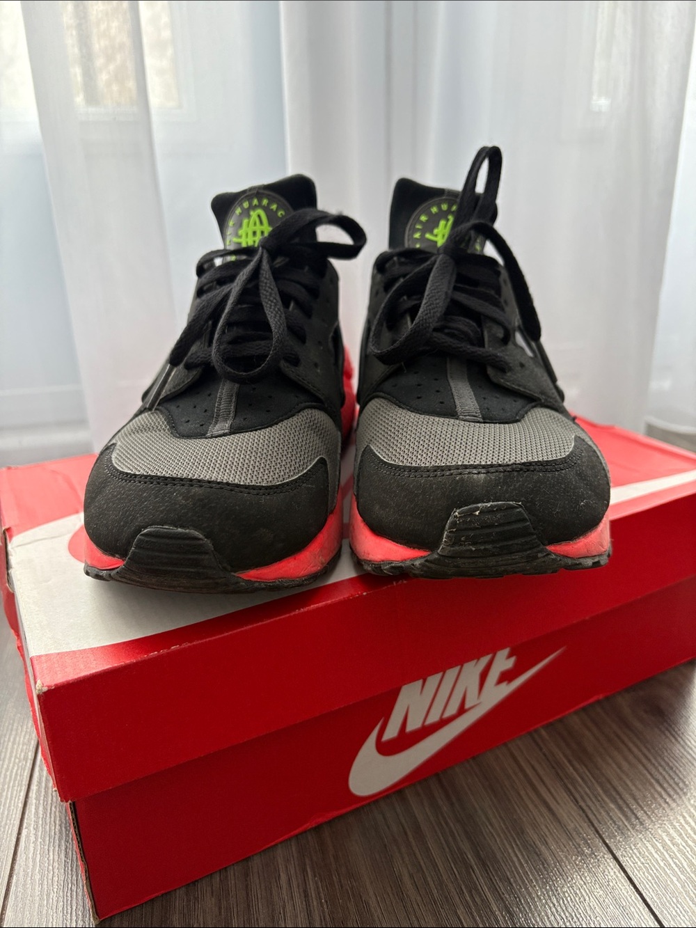 Nike Air Huarache Black Sneakers with Neon Pink Sole and Green Heel Accent - Picture 2 of 5